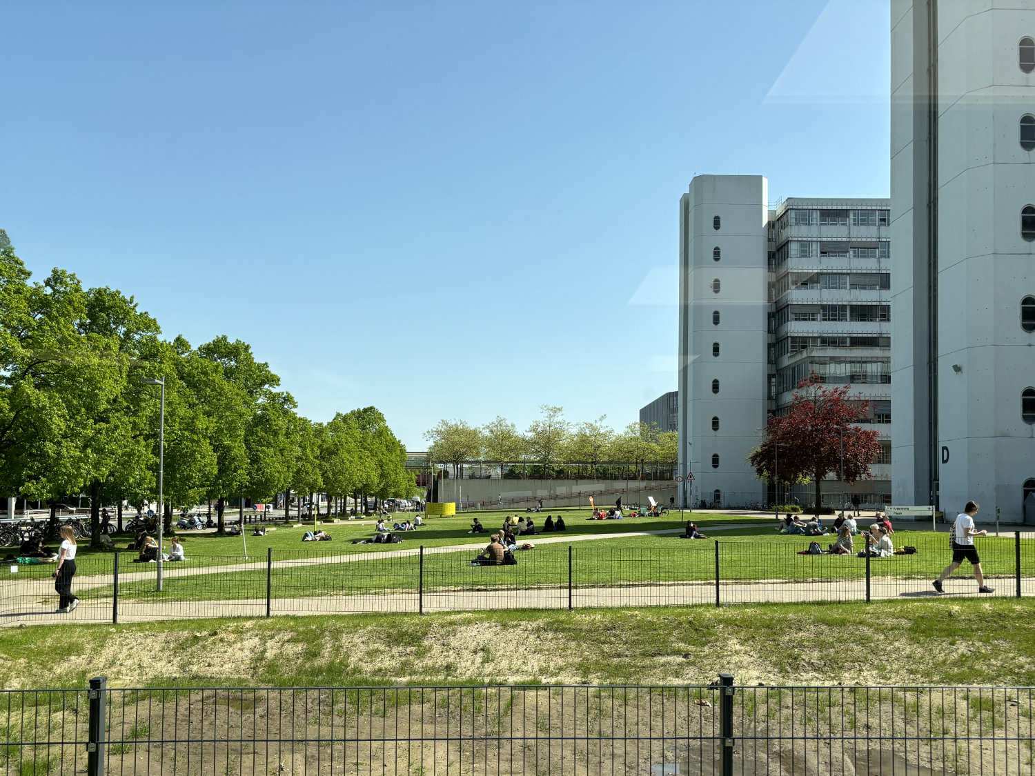 Interimsgebäude der Universitätsbibliothek: Blick aus dem Fenster