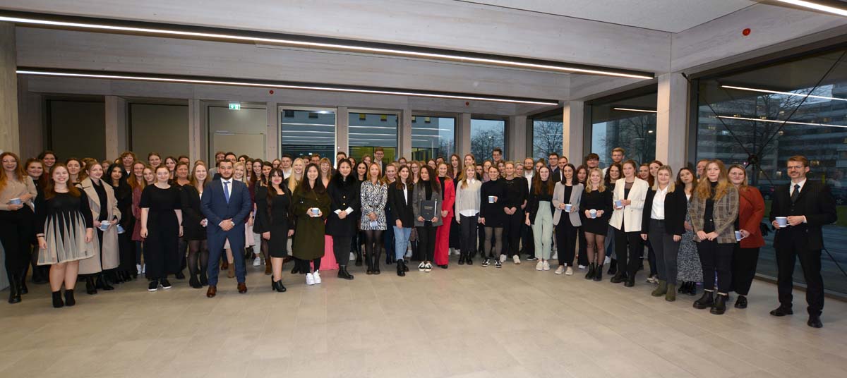 Gruppenbild Fakultätsfeier Linguistik & Literaturwissenschaft