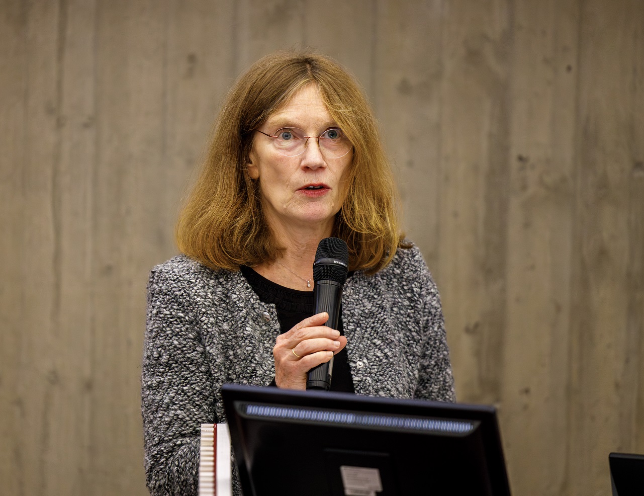 Prof. Dr. Katrin Tent, DFG