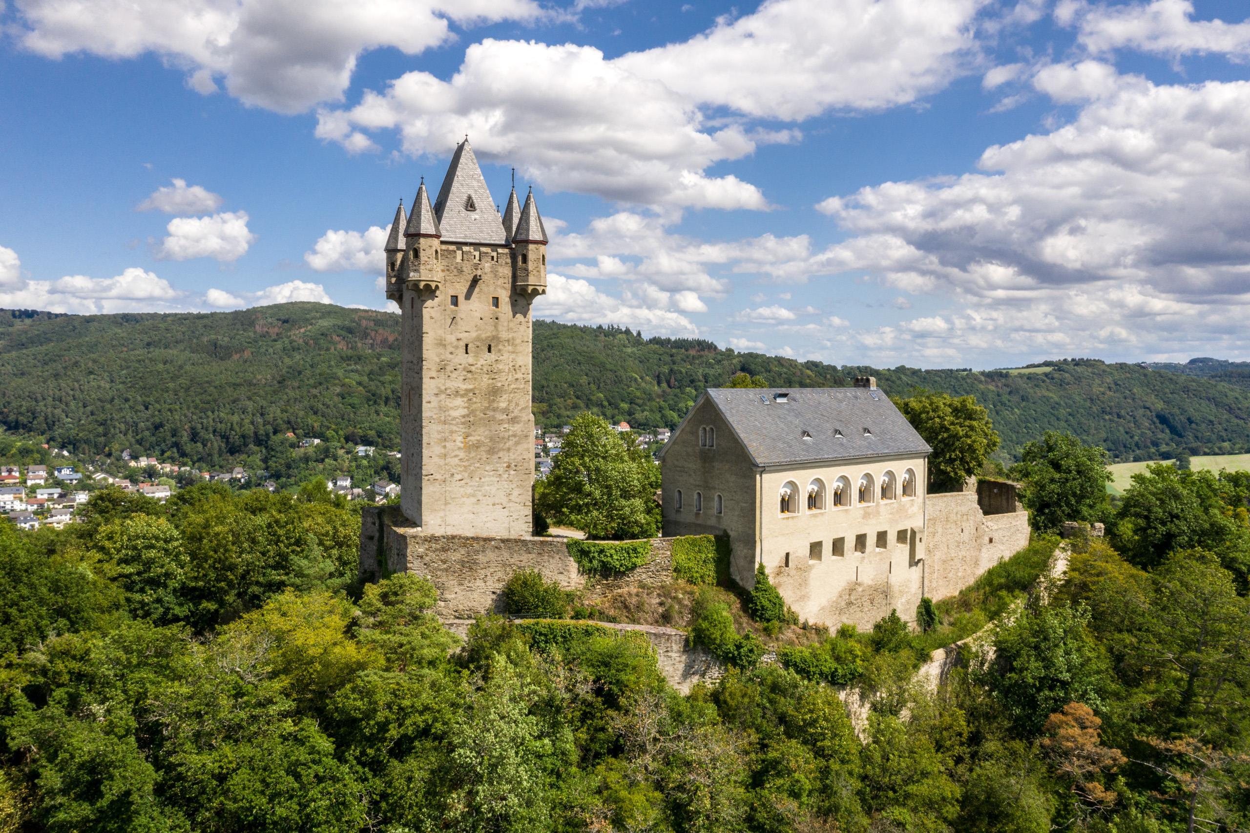 Zu sehen ist die Burg Nassau.