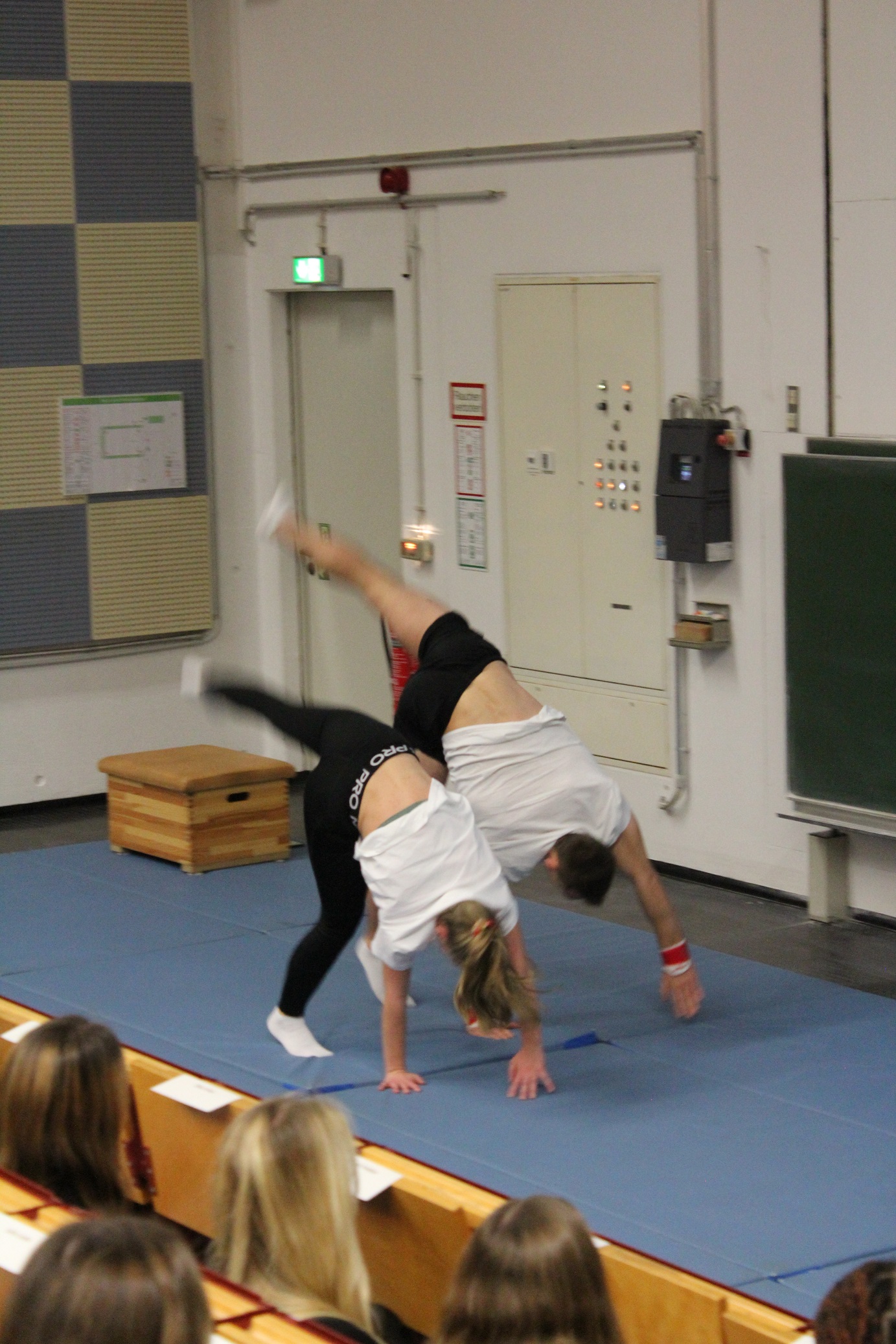 Turnvorstellung im Hörsaal