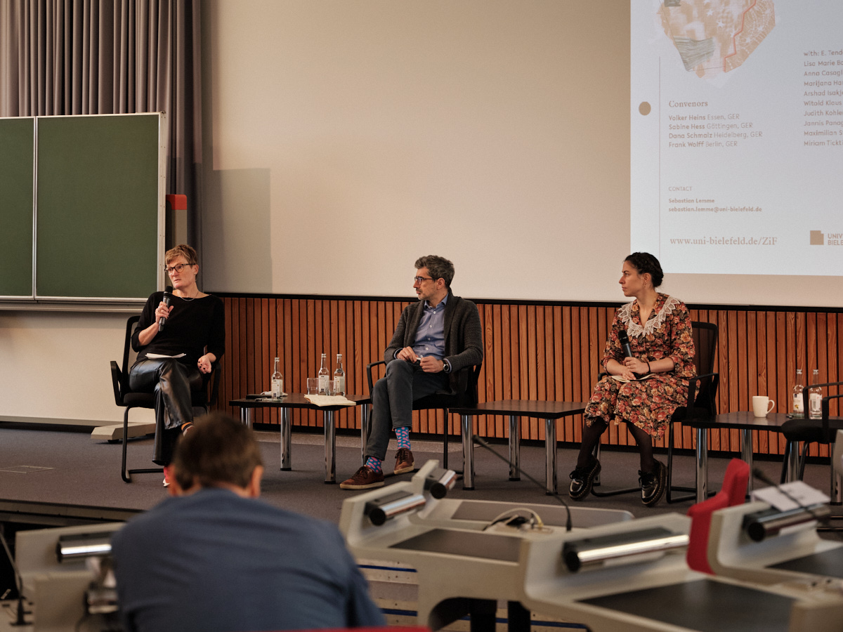 Panel discussion at ZiF plenary hall