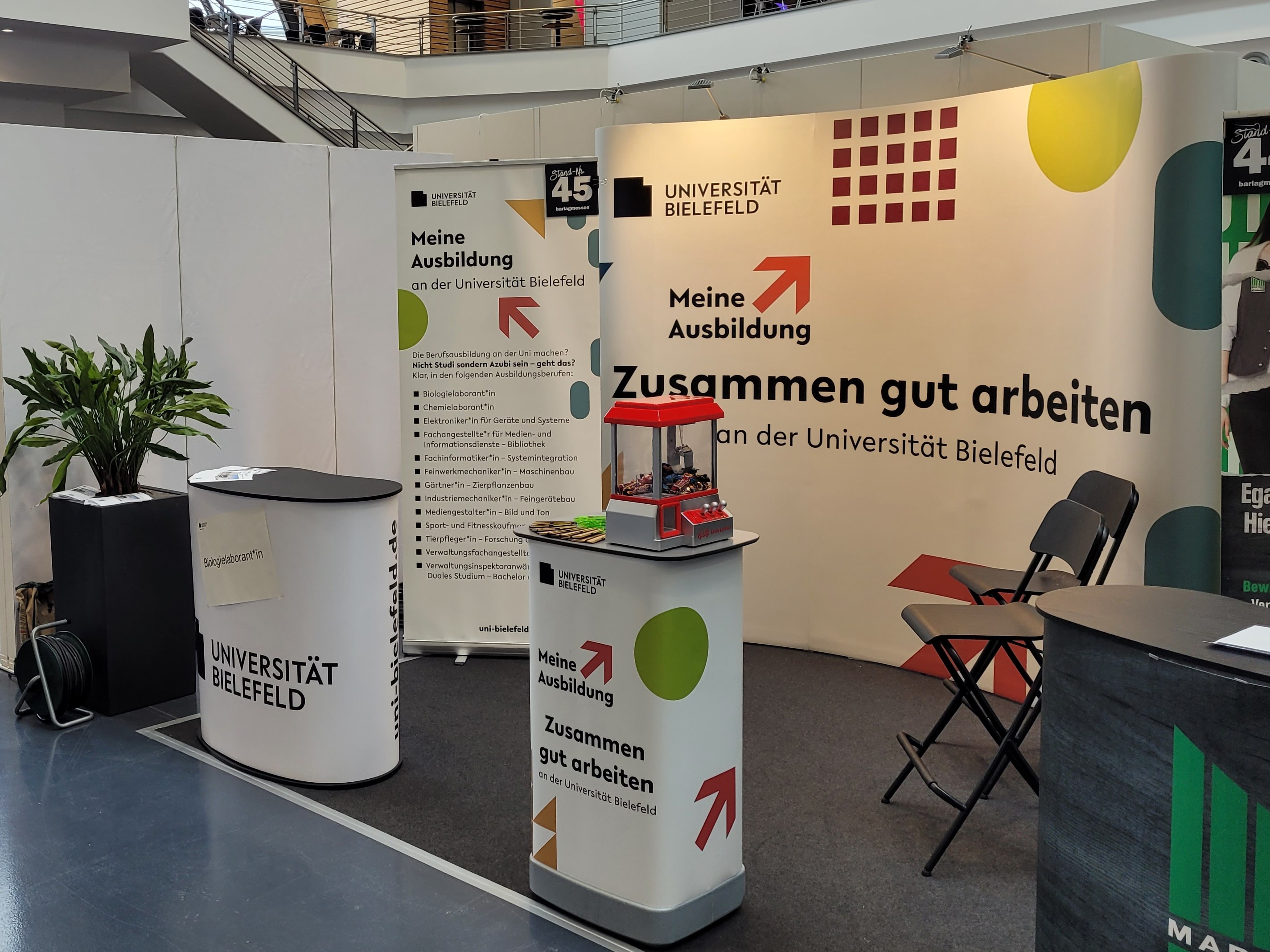 Messestand Uni Bielefeld